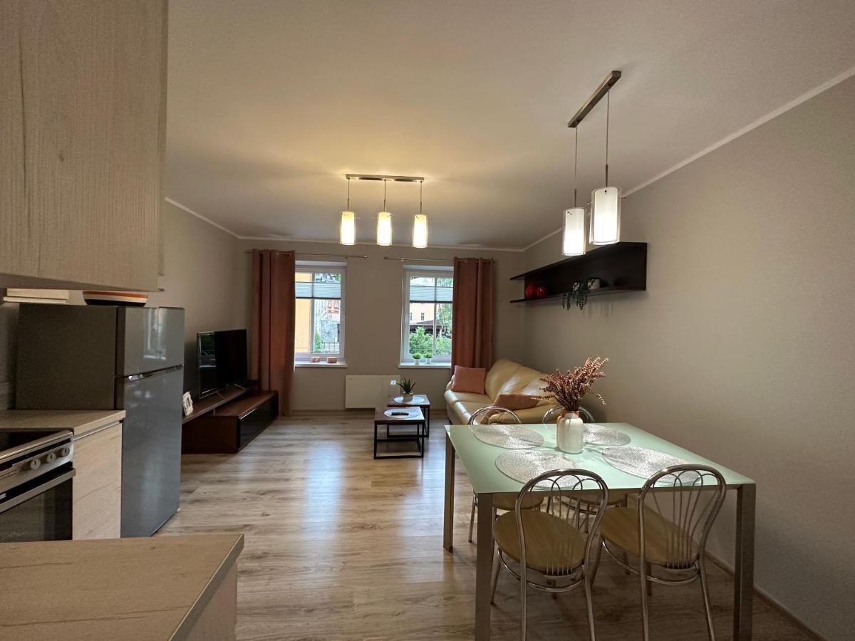 Apartament Przy Cieplickich Tezniach Jelenia Góra Kültér fotó